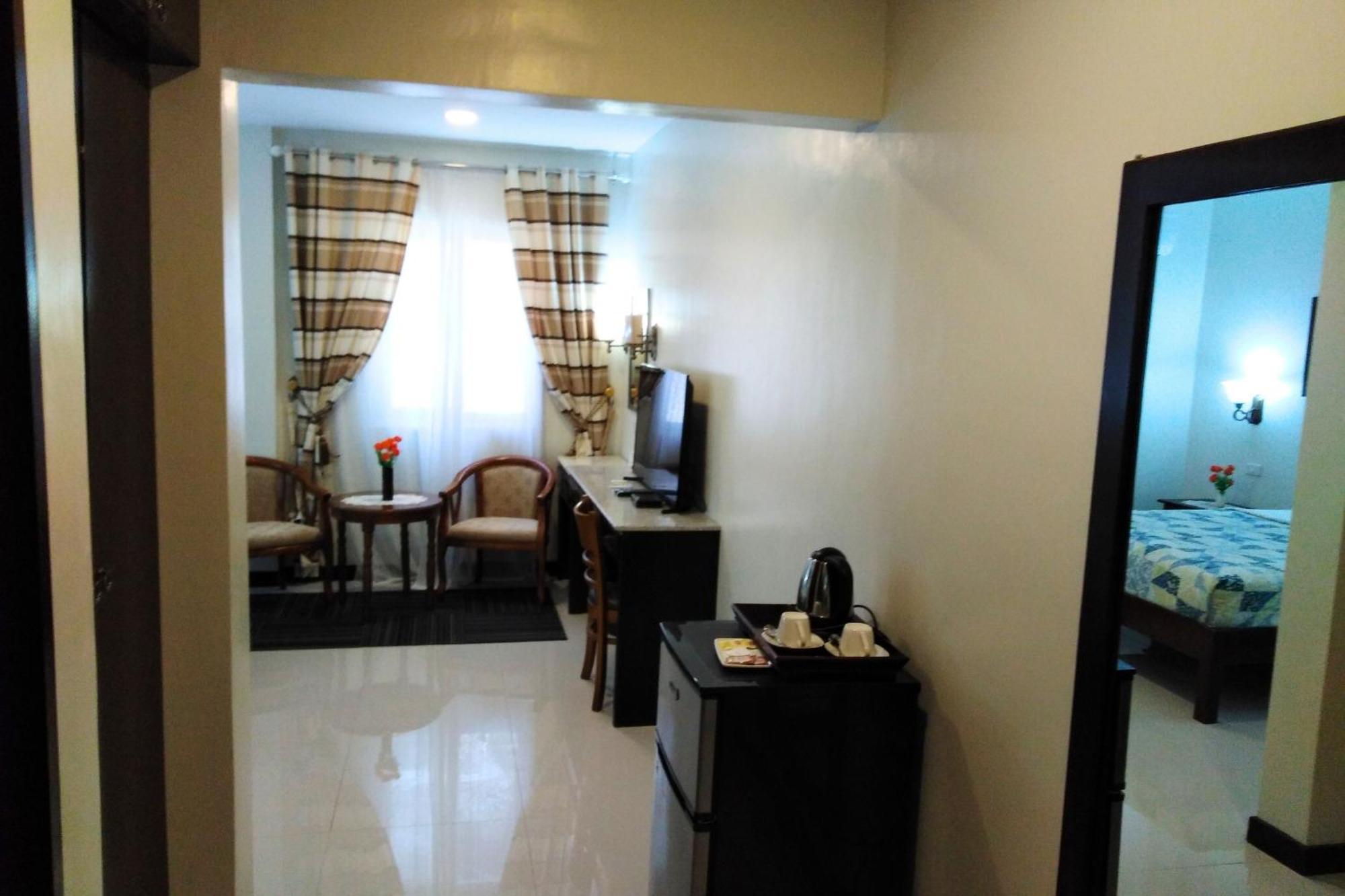 Venezia Suites Hotel Iloilo Ruang foto