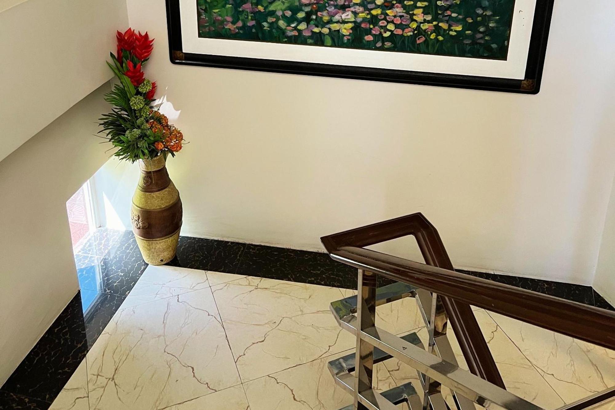 Venezia Suites Hotel Iloilo Bagian luar foto