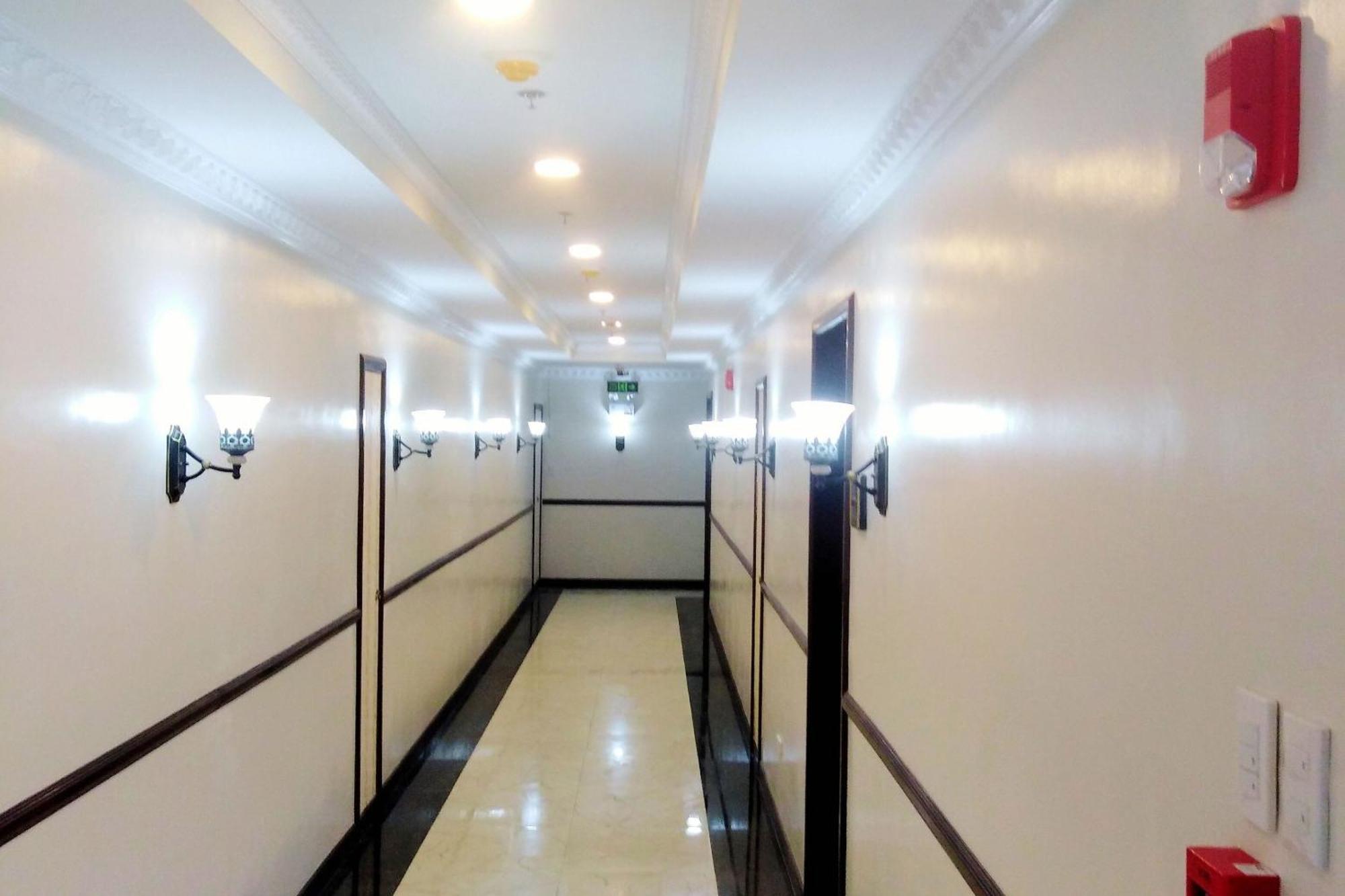 Venezia Suites Hotel Iloilo Bagian luar foto