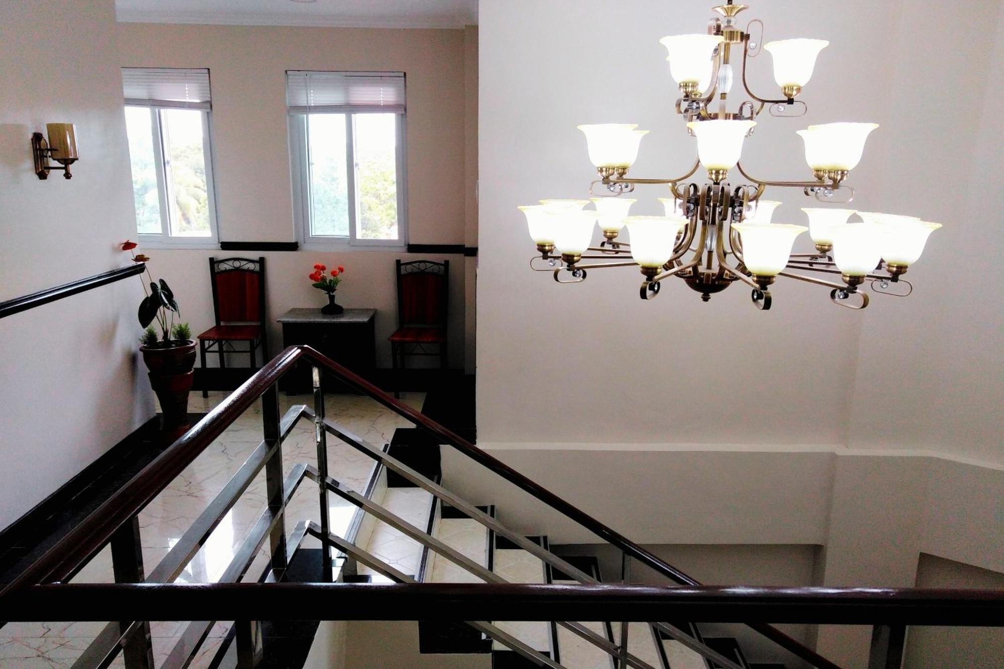 Venezia Suites Hotel Iloilo Bagian luar foto