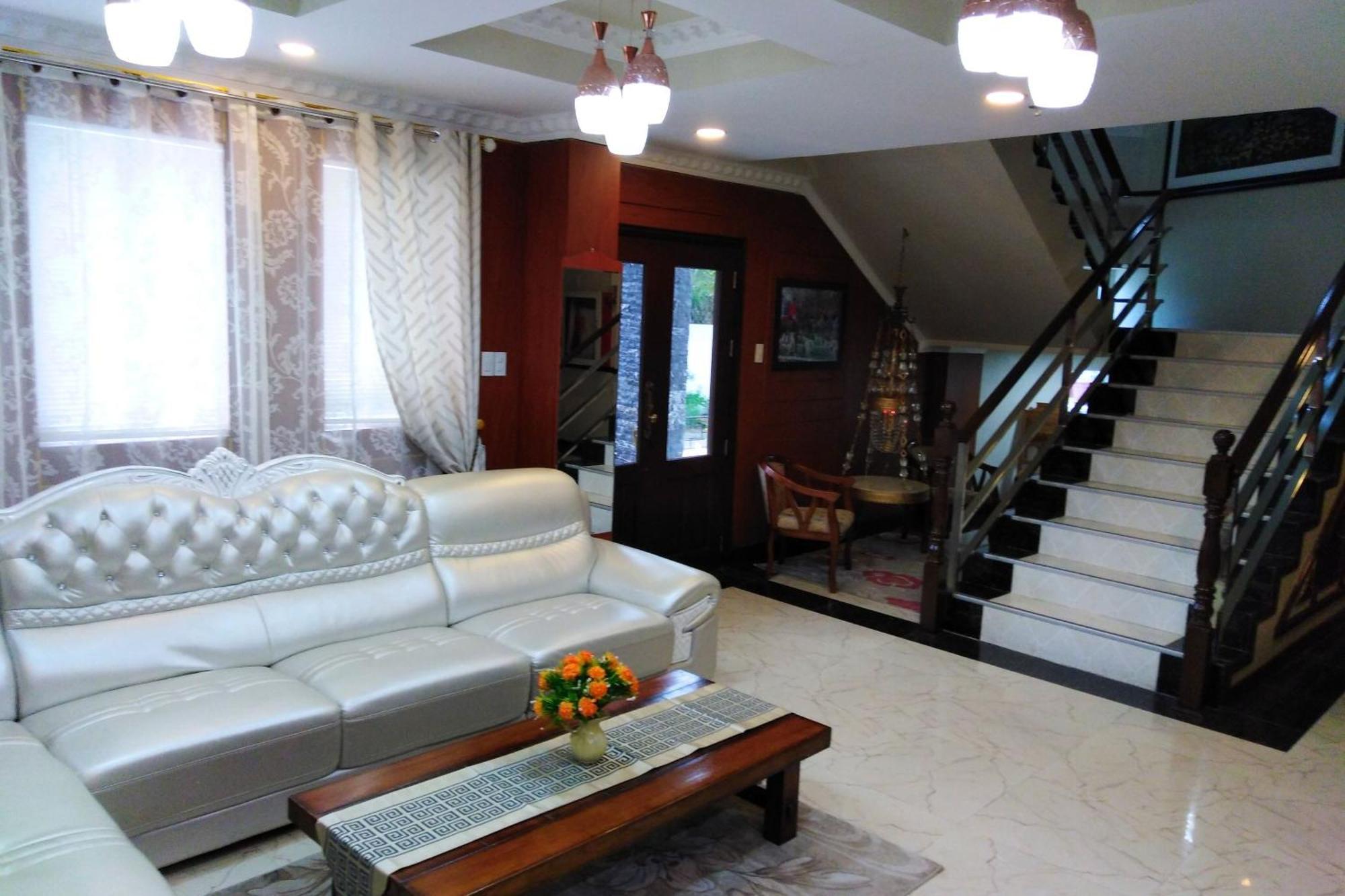 Venezia Suites Hotel Iloilo Bagian luar foto