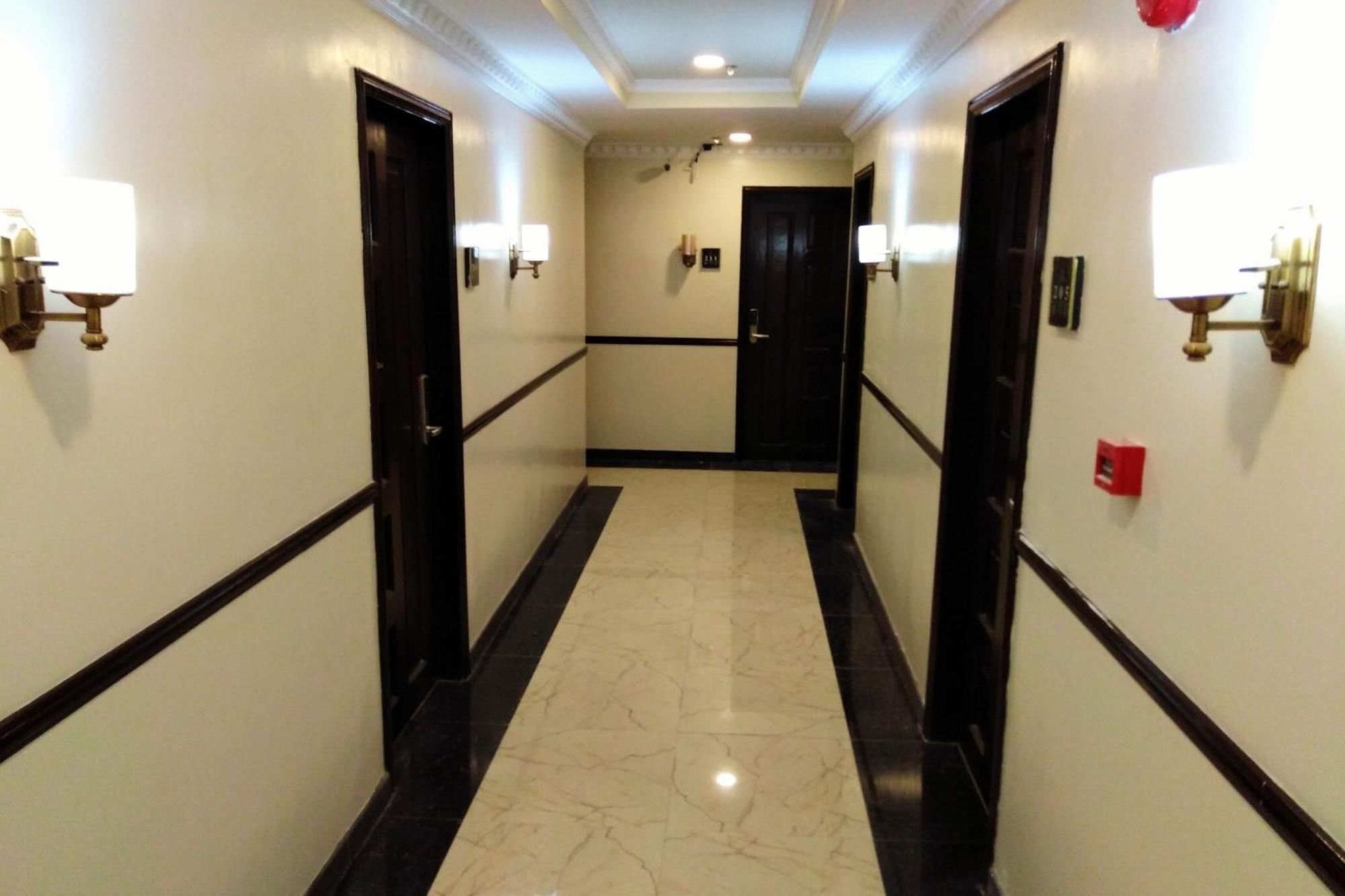 Venezia Suites Hotel Iloilo Bagian luar foto